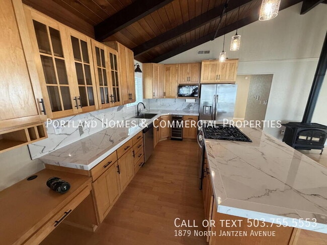 Photo - 1879 N Jantzen Ave