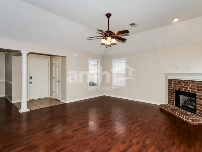 Photo - 45 Donna Lyn Dr