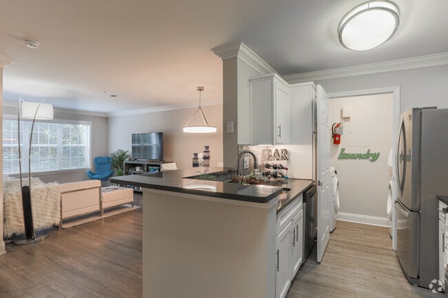 1BR, 1BA - 745 SF