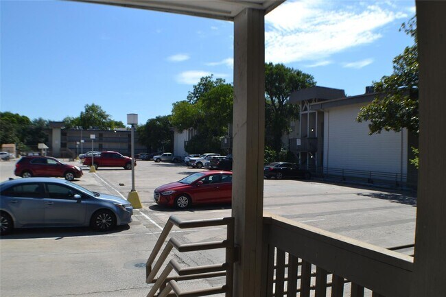 4859 Cedar Springs Rd