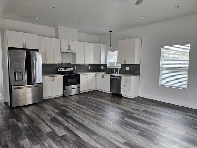 Photo - Sunny and Bright Newly Constructed 3-bedro...