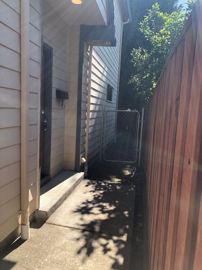 Photo - Your Perfect Corvallis Oasis Awaits at This 4-Bedroom Townhouse!