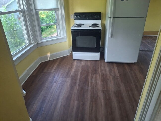 Photo - 208 N Cleveland St