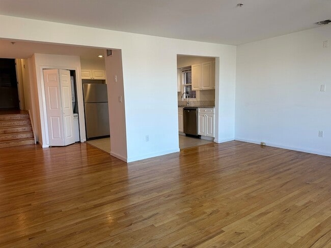 Photo - 8911 Riverside Pl Unidad 1