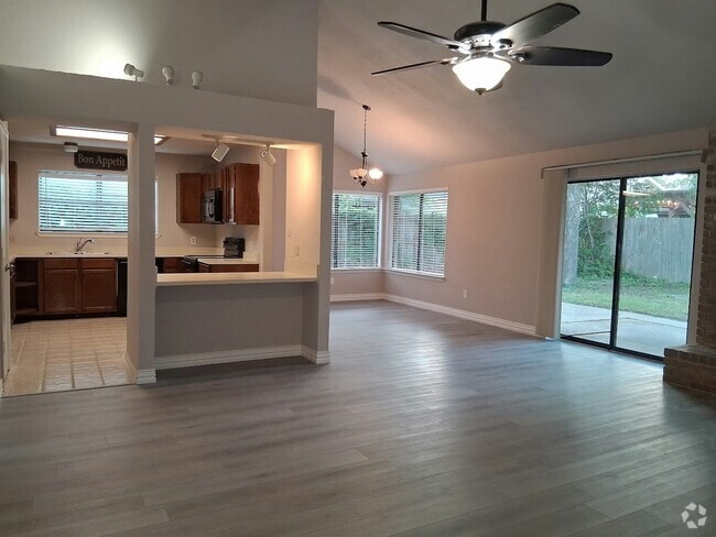 Building Photo - 2502 Livingston Ln Rental