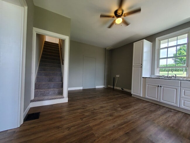 Photo - Stackstown Road - 2 Unit Unit 679 Stackstown Road