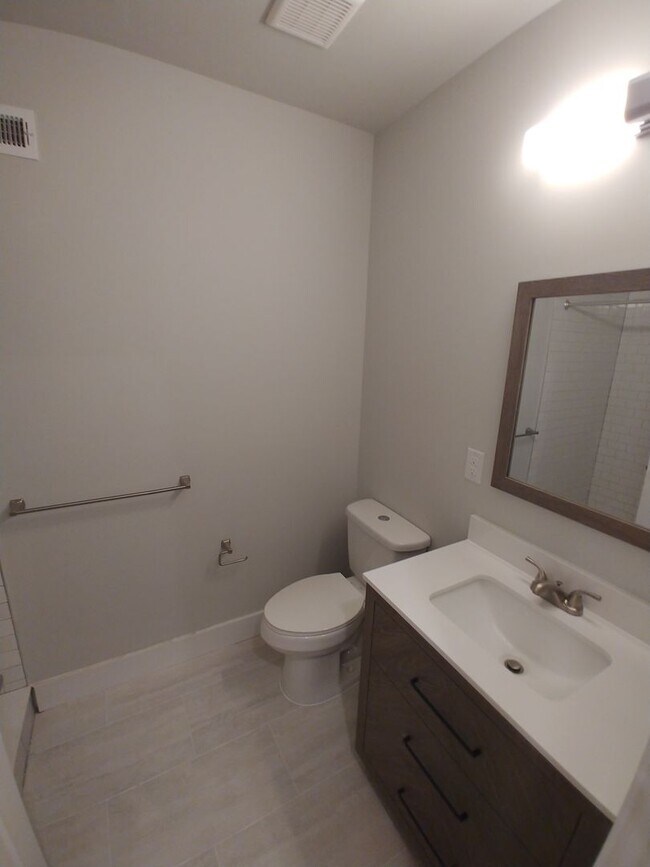 Building Photo - 5402 Webster St Unit 1st floor