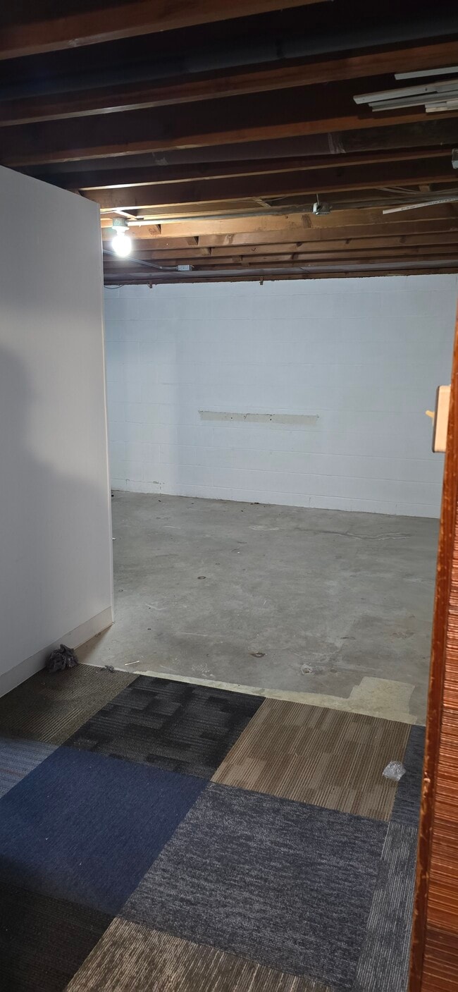 Photo - 2027 Glenbrook Dr