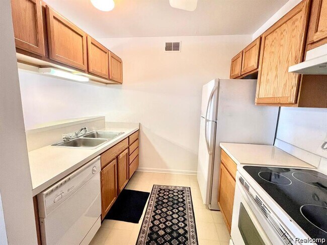 Photo - 2664 S Knightsbridge Cir