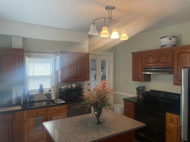 Photo - 26 6th St