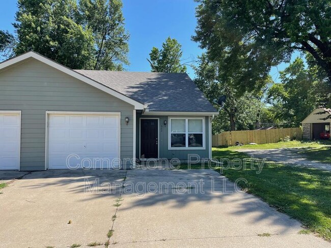 Building Photo - 622-624 5th - 622
