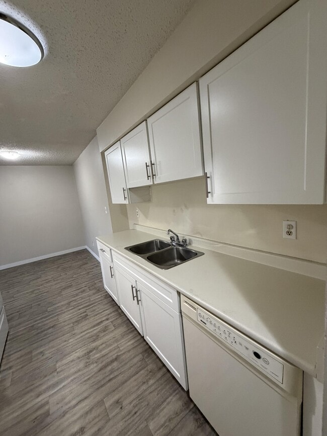 45598-45598 McIntosh Dr