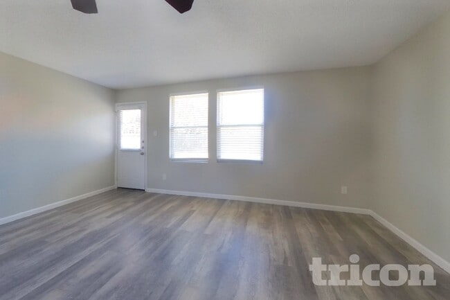 Photo - 3916 Golden Horn Ln