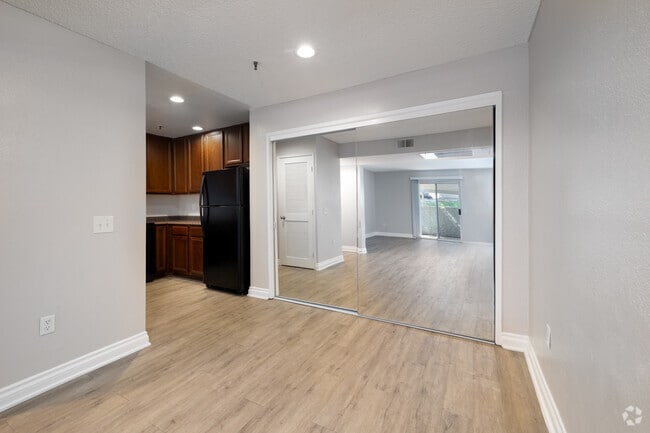 2BR, 1BA - 880SF - Dining Room