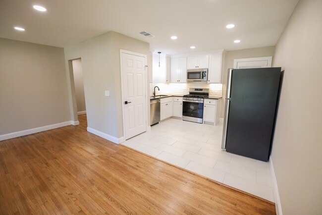 Photo - 5008 Penrose Ave