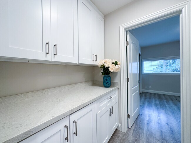 6446 Lexington