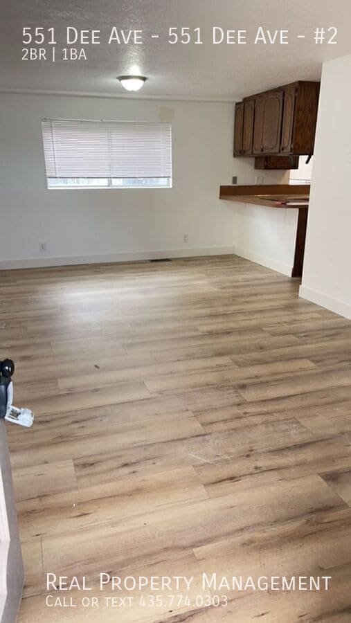 Building Photo - 551 Dee Ave Unit #2