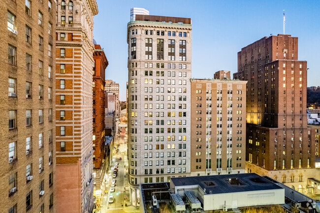 The Carlyle - The Carlyle Ground Floor Apartments