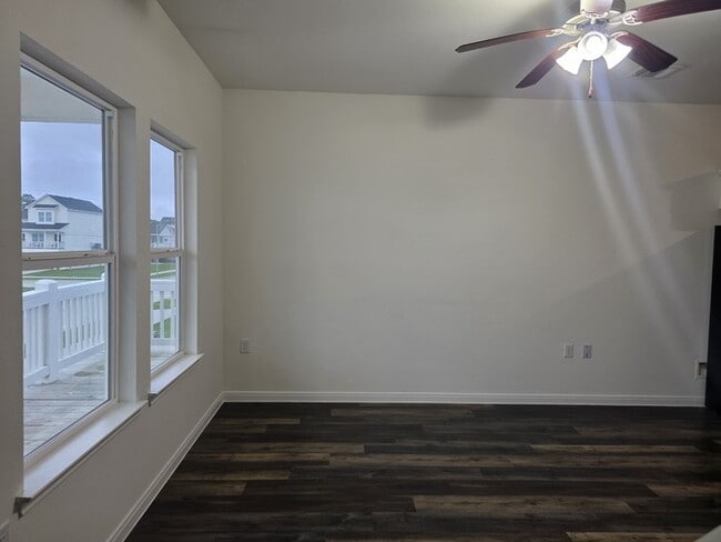 Photo - 4/2/2-With waterview!