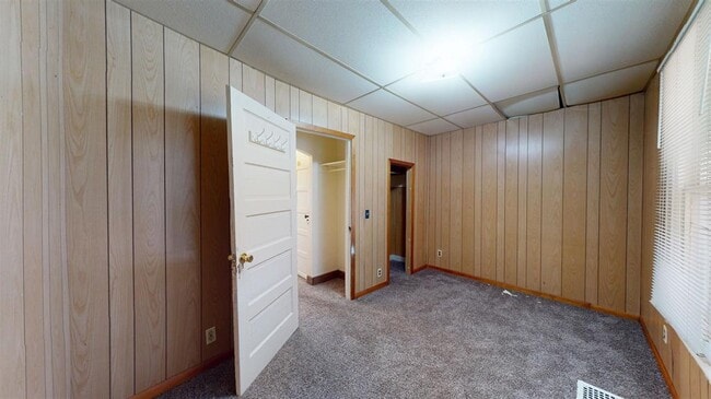 Photo - 721 5th St NE