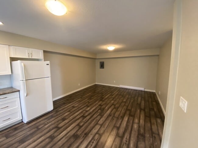 Building Photo - 8808-8817 17 St