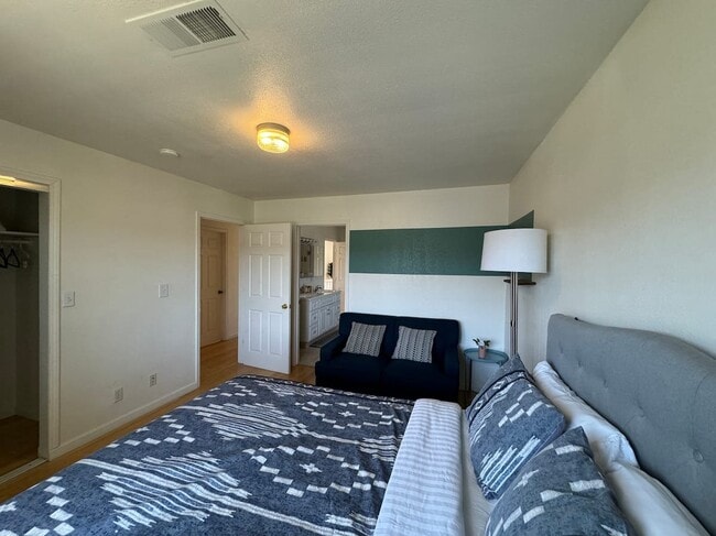 Photo - 1724 Luxton St Unit 0