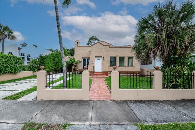 Building Photo - 1769 SW 24th Ter Rental