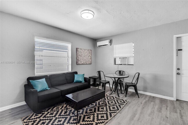 Photo - 105 SW 5th Ct Unit 3