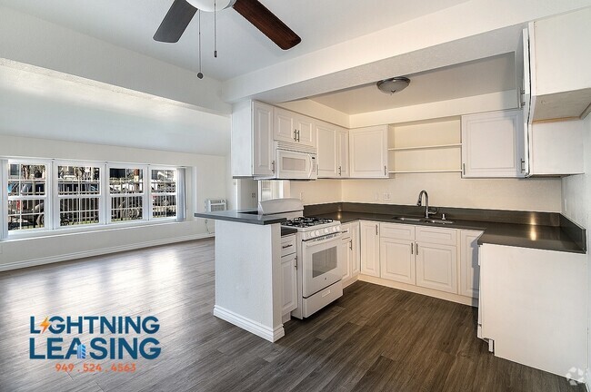 Building Photo - 20324 Saticoy St Unit 17D Rental