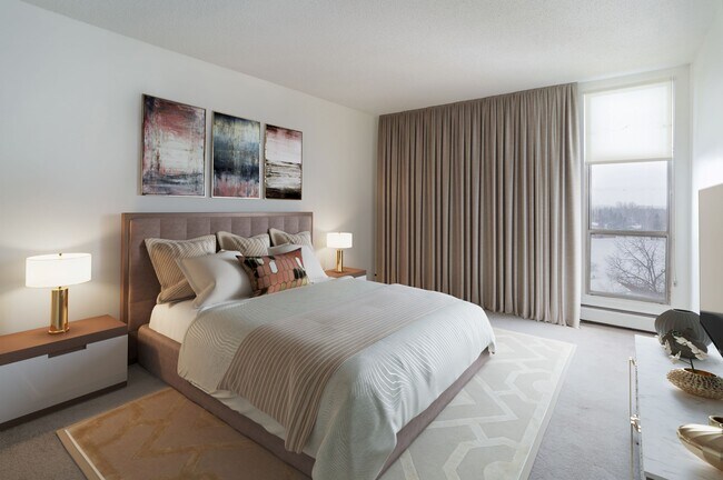 Photo - Saratoga Tower