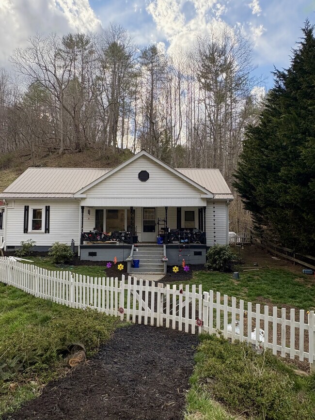 Photo - 120 Gage Branch Rd
