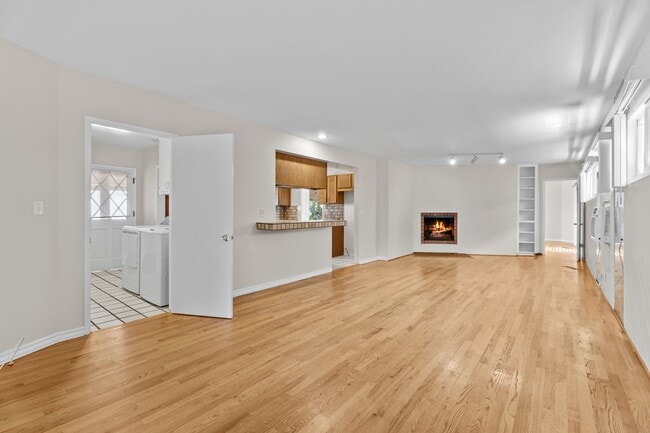 17 Stallion Rd