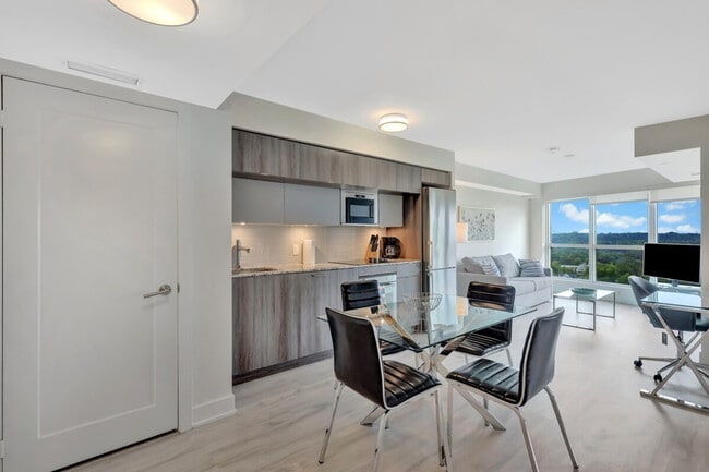 Photo - 585 Bloor St E Unit ID1054581P