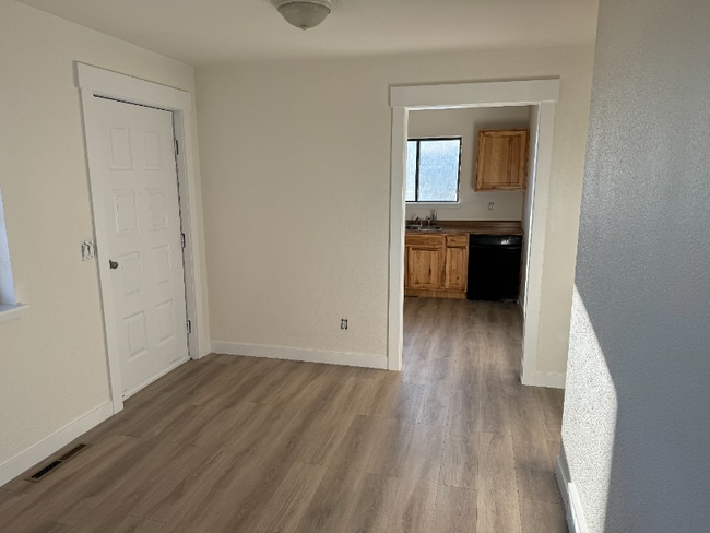 Building Photo - 300 Park Ave Rental