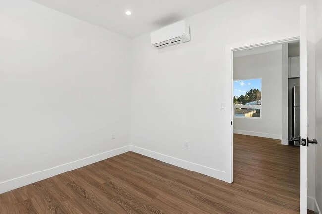 4823 Iroquois Ave Unidad 2