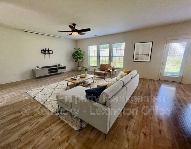 Photo - 138 Amen Corner Way