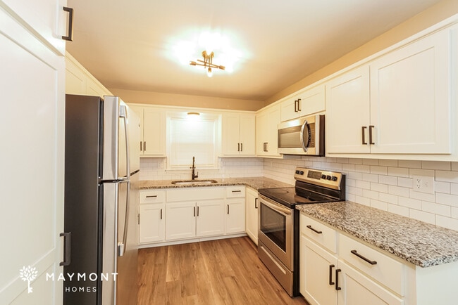 Photo - 3200 SE 6th Ct