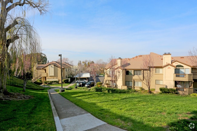Photo - Oak Hills Apartments