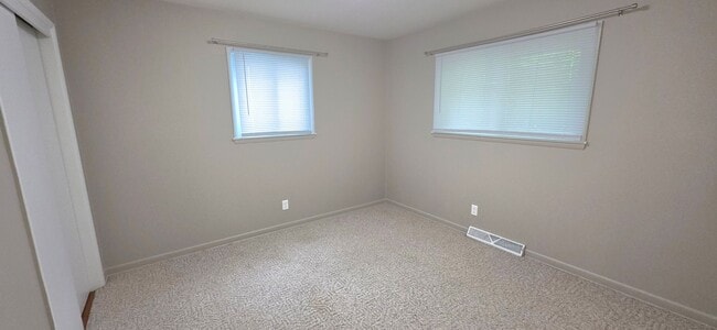 Photo - Beautiful 3 bedroom 2 bath! Southeast! $1295
