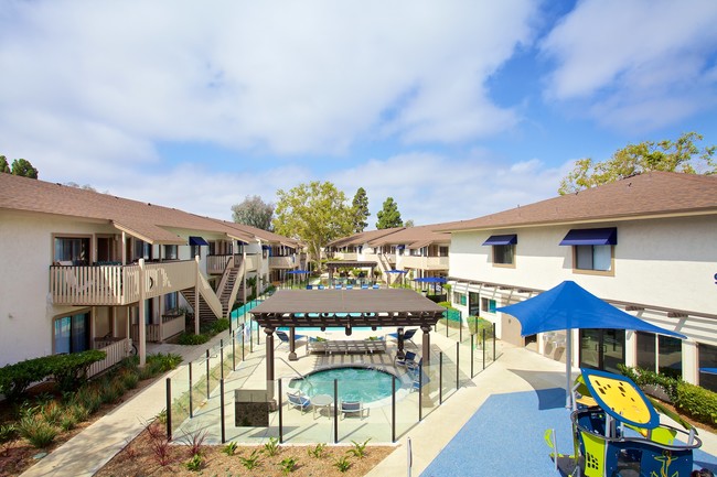 La Jolla Canyon - La Jolla Canyon Apartments