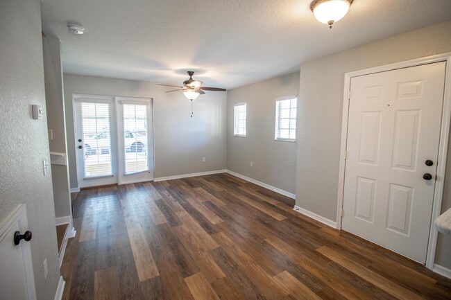 Photo - 405 S Lake Ave