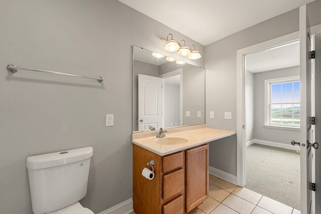 Photo - 412 N Grainger Ln