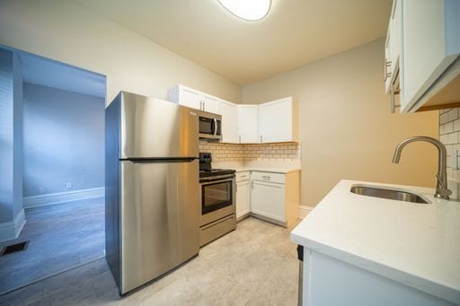 Building Photo - 952 Delaware Ave