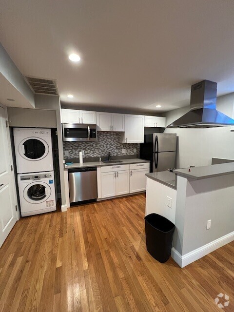 Building Photo - 37 Iroquois St Unit 1 Rental