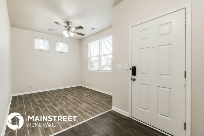 Photo - 6041 Edgemont Way