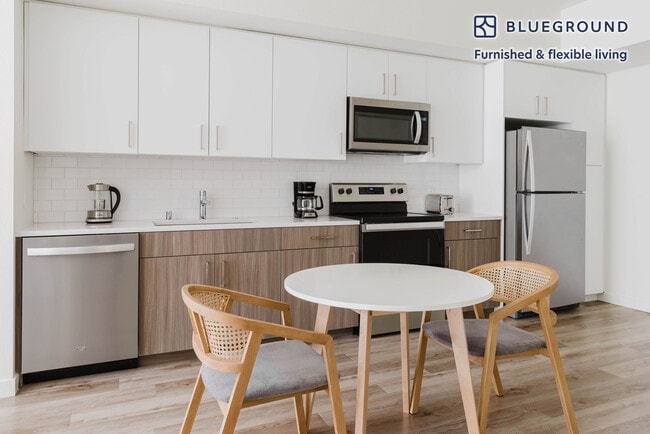 Photo - 22271 Foothill Blvd Unidad FL6-ID1698