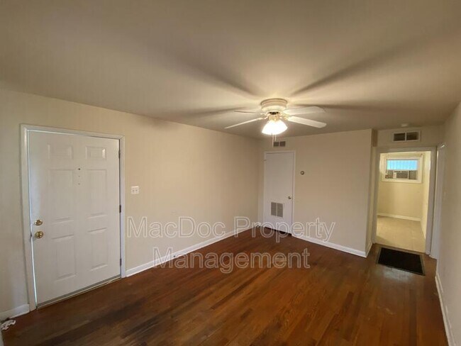 Photo - 1012 Julian Dr