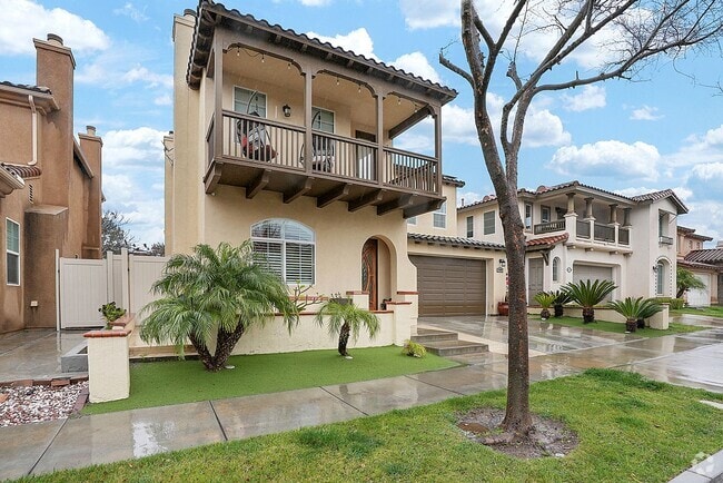 Building Photo - Beautiful executive home in the Eastlake-C...