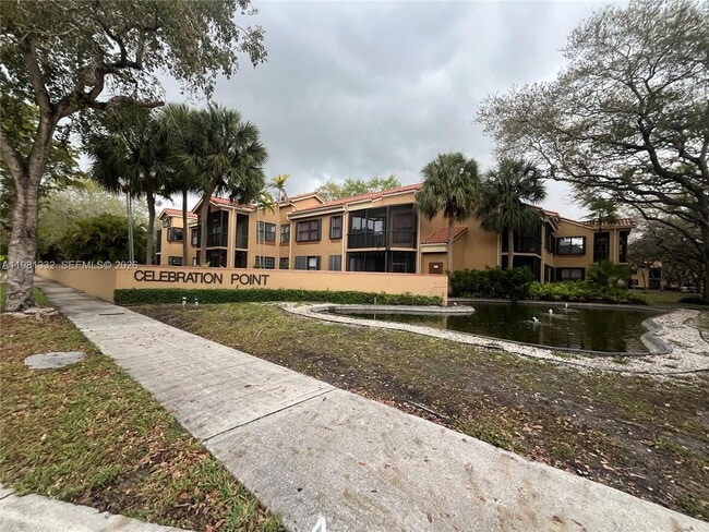 Building Photo - 15525 N Miami Lakeway Unit 204