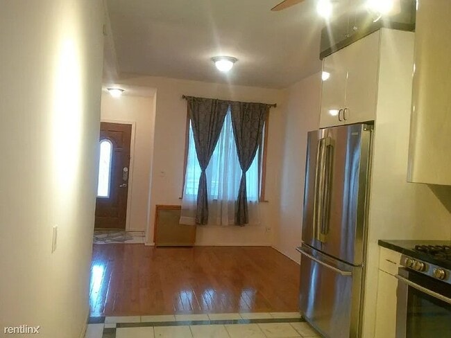 Photo - 2490 E 21st St Unidad 2